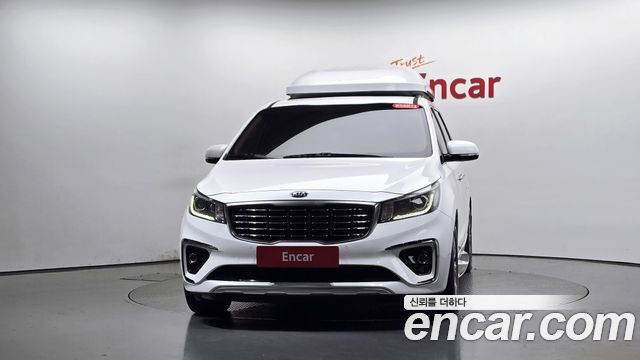 Kia Carnival 9-Seater Prstige 2019 — фото 3