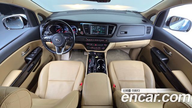 Kia Carnival 9-Seater Prstige 2019 — фото 7