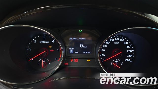 Kia Carnival 9-Seater Prstige 2019 — фото 8