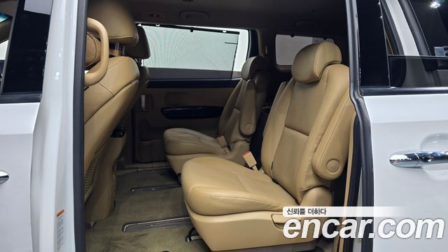 Kia Carnival 9-Seater Prstige 2019 — фото 12
