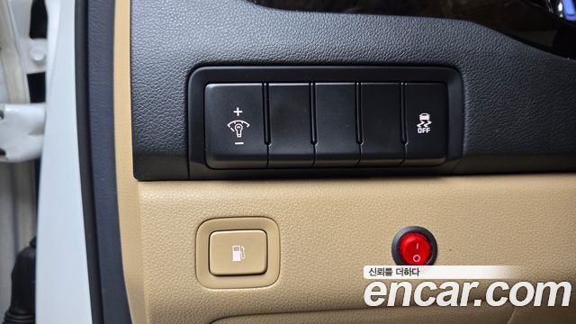 Kia Carnival 9-Seater Prstige 2019 — фото 14