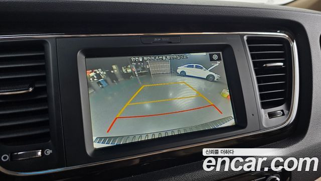 Kia Carnival 9-Seater Prstige 2019 — фото 16
