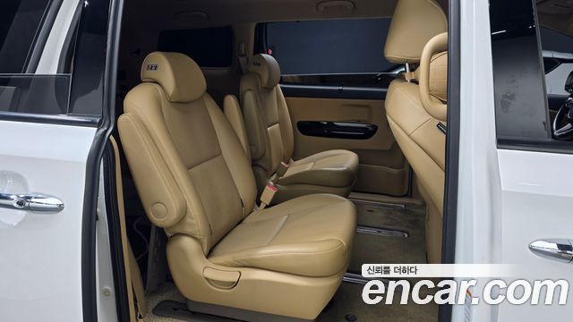 Kia Carnival 9-Seater Prstige 2019 — фото 26