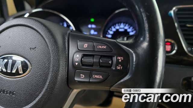 Kia Carnival 9-Seater Prstige 2019 — фото 28