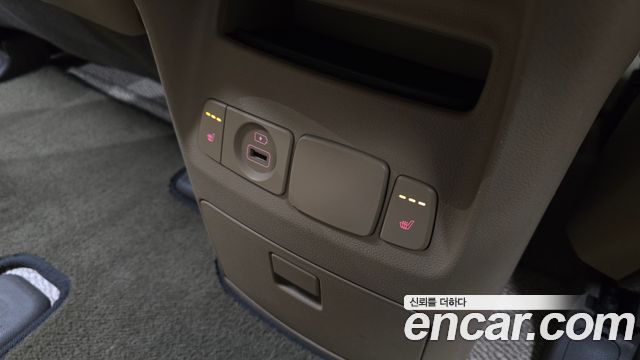 Kia Carnival 9-Seater Prstige 2019 — фото 33