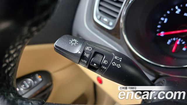 Kia Carnival 9-Seater Prstige 2019 — фото 35