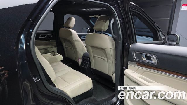 Ford Explorer 2.3 Limited 4WD 5th 2019 — фото 12
