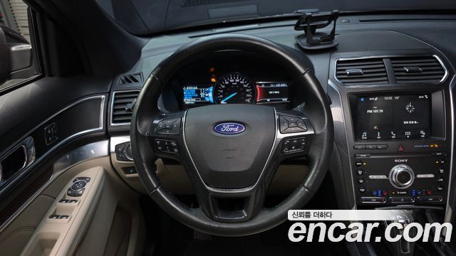 Ford Explorer 2.3 Limited 4WD 5th 2019 — фото 13