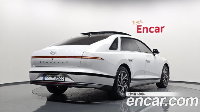 Hyundai Grandeur (GN7) 2,5 Gasoline 2WD Premium 2023 — фото 2