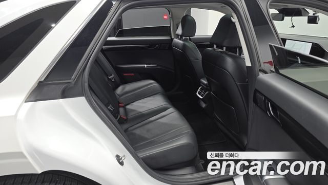 Hyundai Grandeur (GN7) 2,5 Gasoline 2WD Premium 2023 — фото 11