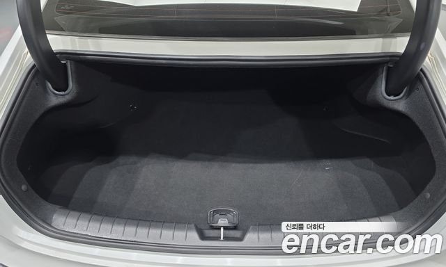 Hyundai Grandeur (GN7) 2,5 Gasoline 2WD Premium 2023 — фото 17