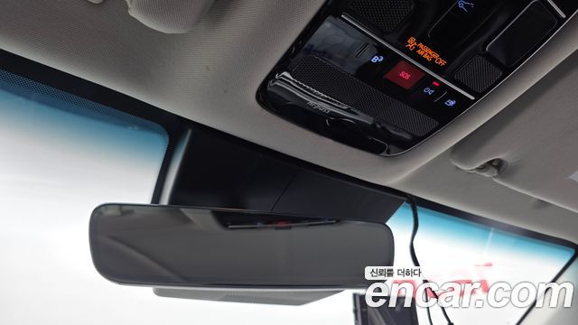 Hyundai Grandeur (GN7) 2,5 Gasoline 2WD Premium 2023 — фото 18