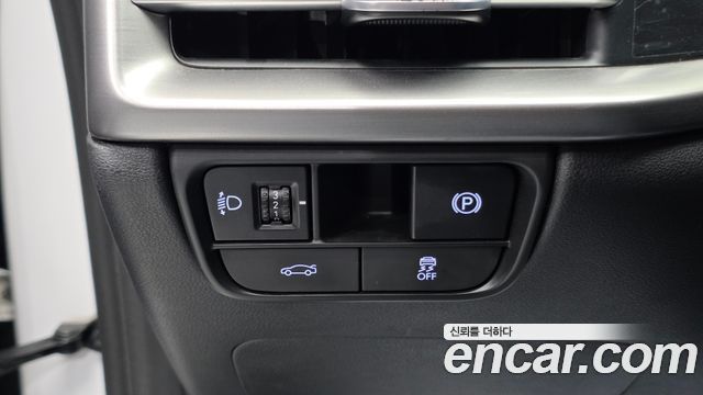 Hyundai Grandeur (GN7) 2,5 Gasoline 2WD Premium 2023 — фото 19