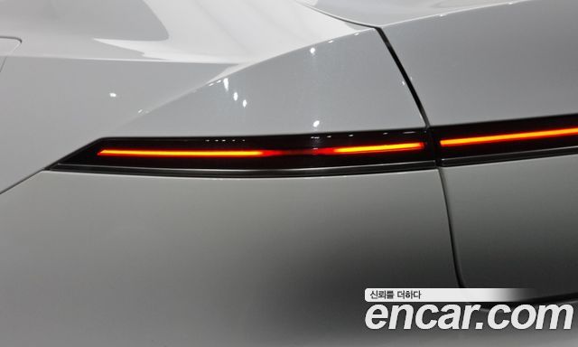 Hyundai Grandeur (GN7) 2,5 Gasoline 2WD Premium 2023 — фото 23