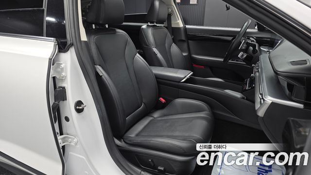 Hyundai Grandeur (GN7) 2,5 Gasoline 2WD Premium 2023 — фото 26
