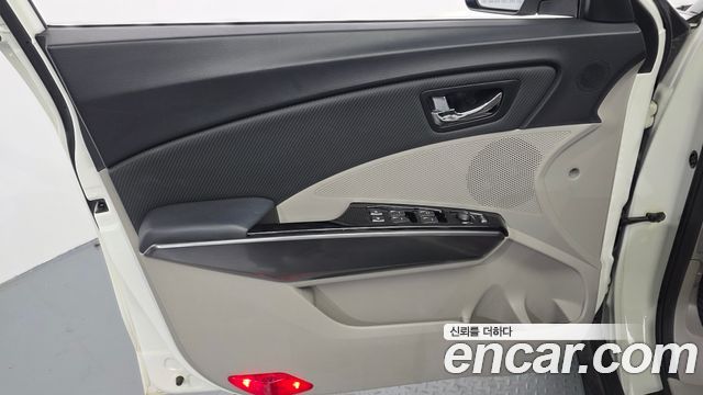 KG Mobility (SsangYong) Very New Tivoli Gasoline 1.5 2WD V5 2021 — фото 24