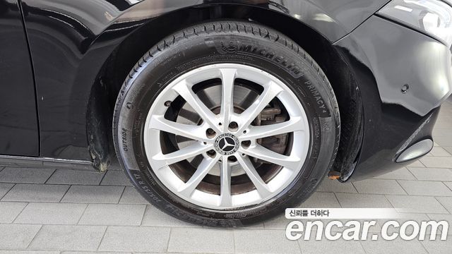 Mercedes-Benz A-Class (W177) A220 Sedan 2020 — фото 5