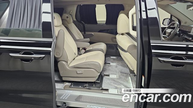 Kia Carnival (IV) HEV 9seater Signature 2025 — фото 11
