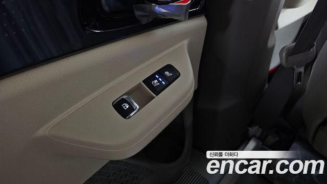 Kia Carnival (IV) HEV 9seater Signature 2025 — фото 29