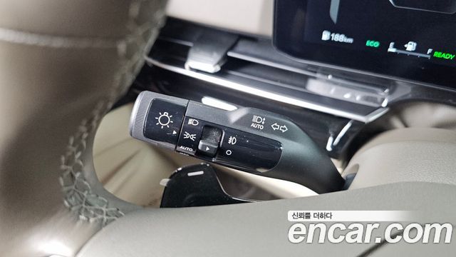 Kia Carnival (IV) HEV 9seater Signature 2025 — фото 35