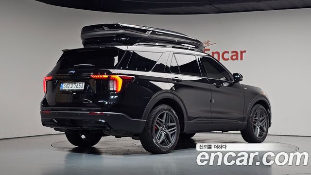 Ford Explorer (VI) 2.3 ST-Line 4WD 2025 — фото 2