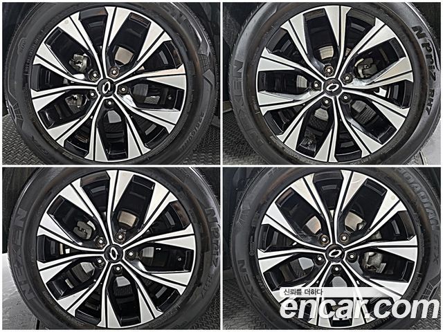 Renault Korea QM6 2.0 LPe LE Signature 2WD 2023 — фото 21