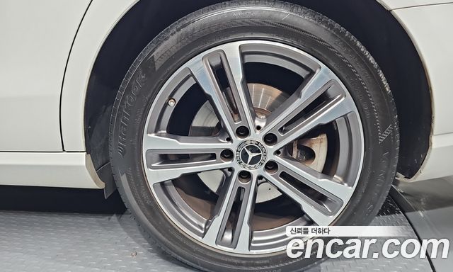 Mercedes-Benz E-Class (W213) E350 4MATIC Avantgarde 2021 — фото 21