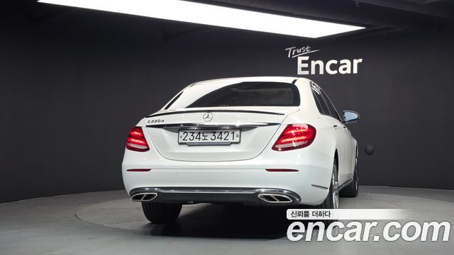 Mercedes-Benz E-Class (W213) E220d Exclusive 2019 — фото 4