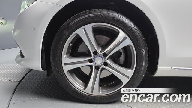 Mercedes-Benz E-Class (W213) E220d Exclusive 2019 — фото 5