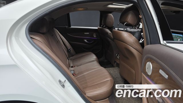 Mercedes-Benz E-Class (W213) E220d Exclusive 2019 — фото 12
