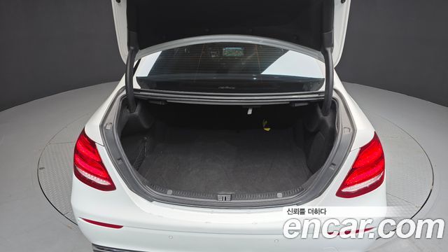 Mercedes-Benz E-Class (W213) E220d Exclusive 2019 — фото 20