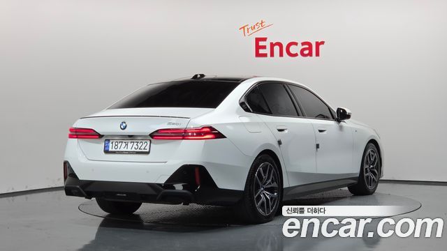 BMW 5 Series (G60) 520i Special Edition 2025 — фото 2