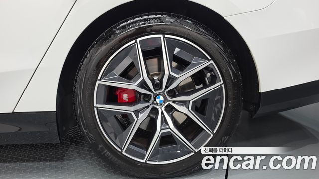 BMW 5 Series (G60) 520i Special Edition 2025 — фото 21