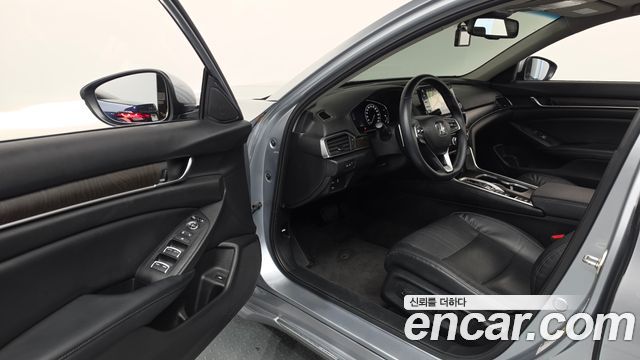 Honda Accord (X) 2.0 Hybrid EX-L 2018 — фото 10