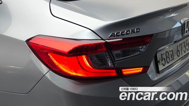 Honda Accord (X) 2.0 Hybrid EX-L 2018 — фото 23