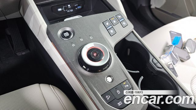 Kia Sportage (V) Gasoline 1.6 Turbo 2WD Signature 2026 — фото 9