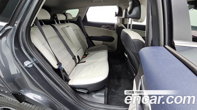 Kia Sportage (V) Gasoline 1.6 Turbo 2WD Signature 2026 — фото 11