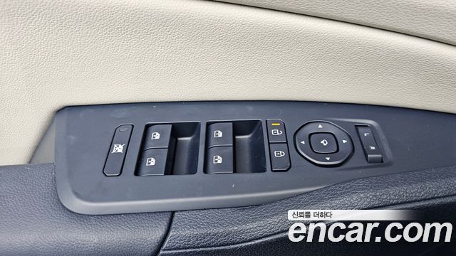 Kia Sportage (V) Gasoline 1.6 Turbo 2WD Signature 2026 — фото 18