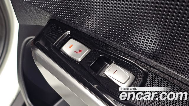 KG Mobility (SsangYong) Tivoli Diesel LX 2WD 2016 — фото 18