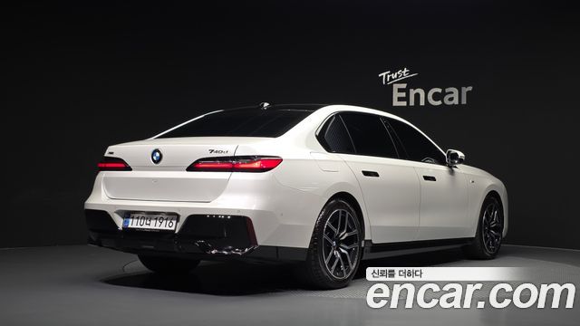 BMW 7 Series (G70) 740d xDrive M Sport 2025 — фото 2