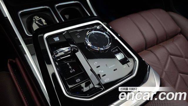 BMW 7 Series (G70) 740d xDrive M Sport 2025 — фото 9