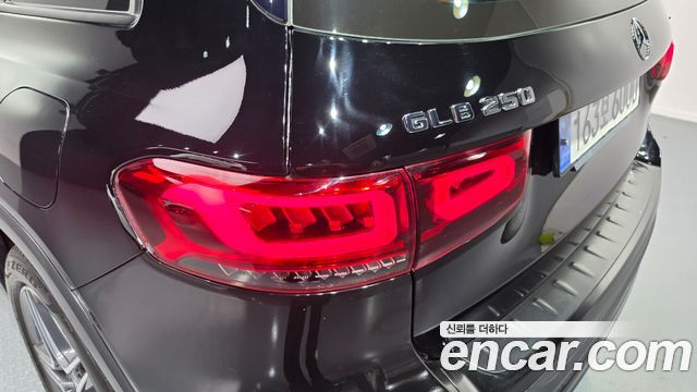 Mercedes-Benz GLB-Class (X247) GLB250 4MATIC 2020 — фото 29