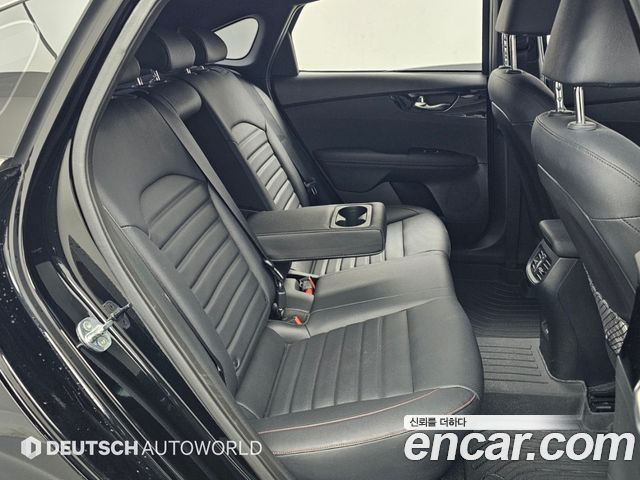 Kia K3 (II) 1.6 Turbo GT 5Door Signature 2022 — фото 16