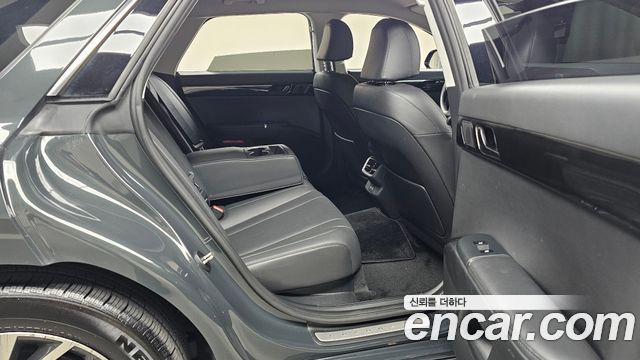 Hyundai Grandeur (GN7) 2,5 Gasoline 2WD Premium 2023 — фото 11
