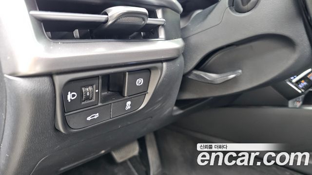 Hyundai Grandeur (GN7) 2,5 Gasoline 2WD Premium 2023 — фото 18