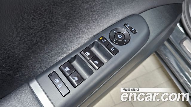 Hyundai Grandeur (GN7) 2,5 Gasoline 2WD Premium 2023 — фото 20