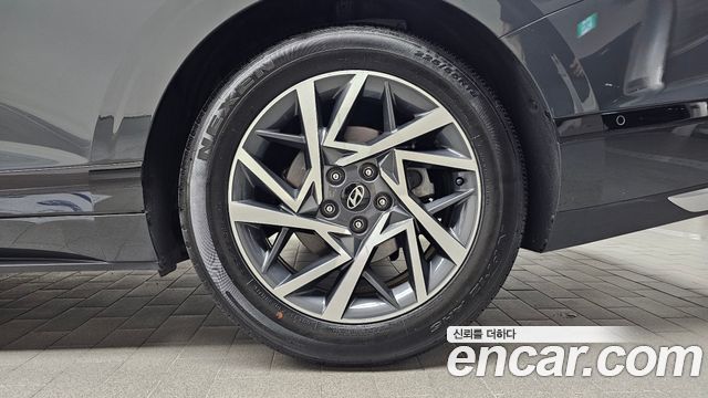 Hyundai Grandeur (GN7) 2,5 Gasoline 2WD Premium 2023 — фото 21
