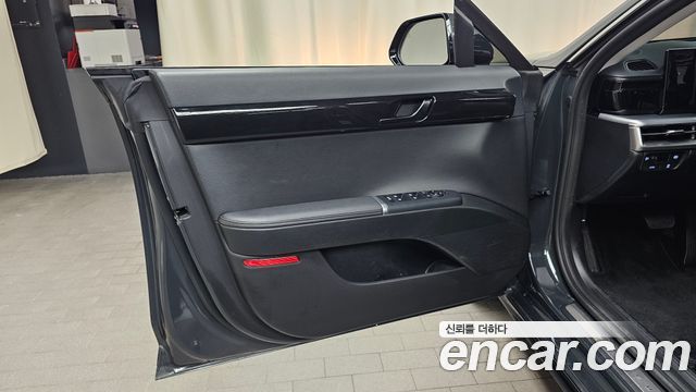 Hyundai Grandeur (GN7) 2,5 Gasoline 2WD Premium 2023 — фото 24