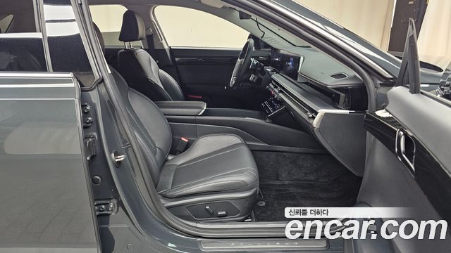 Hyundai Grandeur (GN7) 2,5 Gasoline 2WD Premium 2023 — фото 26