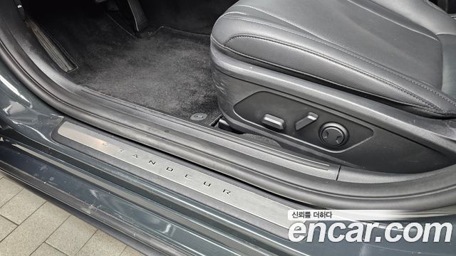 Hyundai Grandeur (GN7) 2,5 Gasoline 2WD Premium 2023 — фото 30
